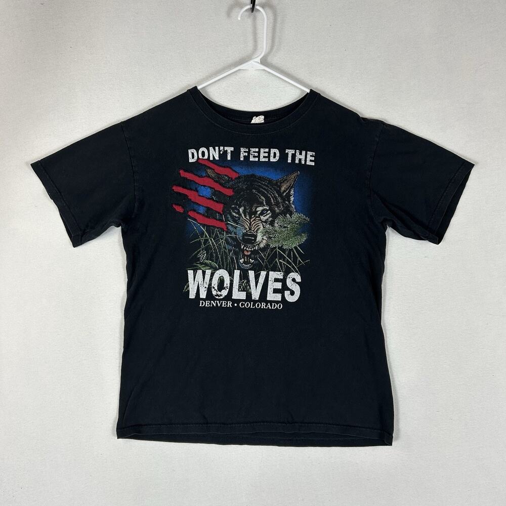 Don't Feed the Wolves T-shirt Mens Medium Black Denver Colorado Short Sleeve Tee